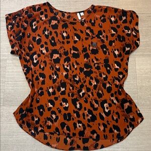 Est. 1946 Women’s Leopard Print Short Sleeve Blouse - Rust/Black Size M
